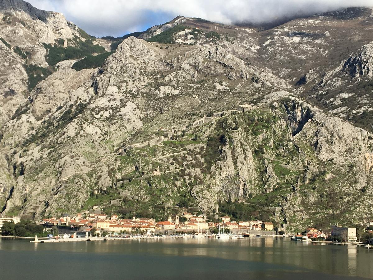 Fjord Waterfront Апартаменти *